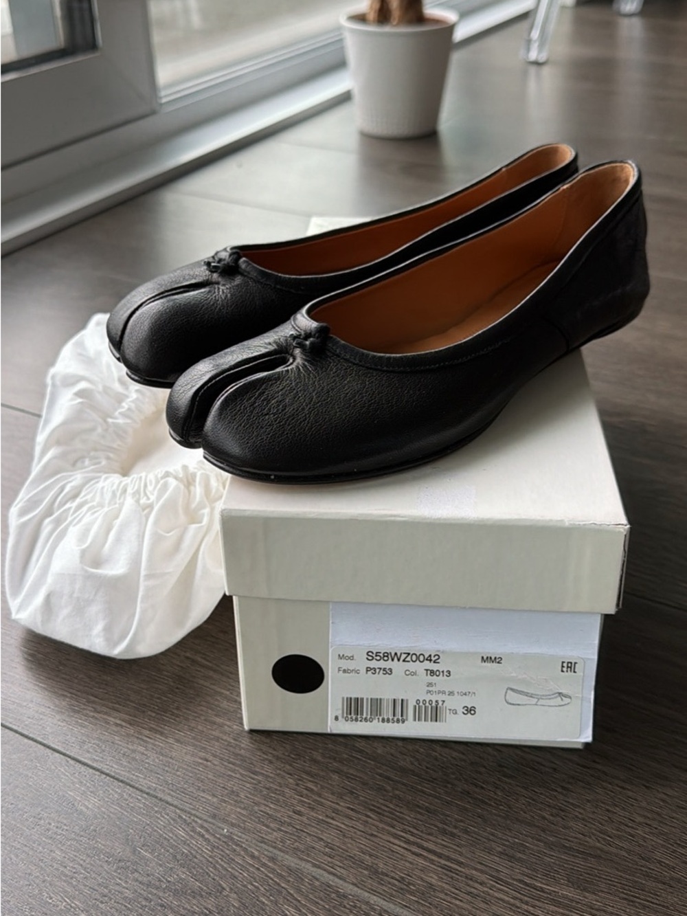 Maison Margiela Tabi Ballet Flats in Black sz EUR 36